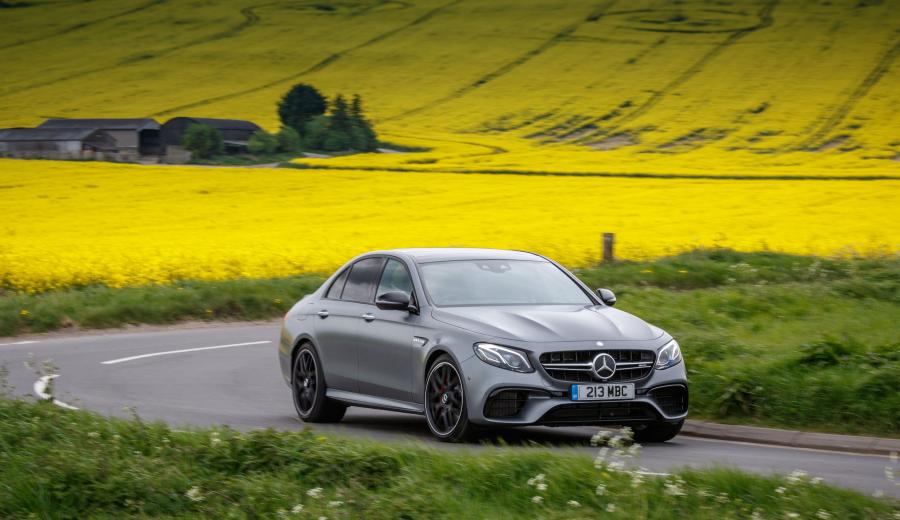  Mercedes-AMG E63 S 4Matic+ 2017 года  (UK) (фото 23 из 40)